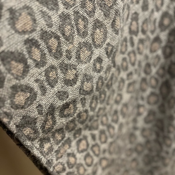 Woolrich Leopard Print Cozy Blanket Poncho Wrap One Size - Picture 5 of 9